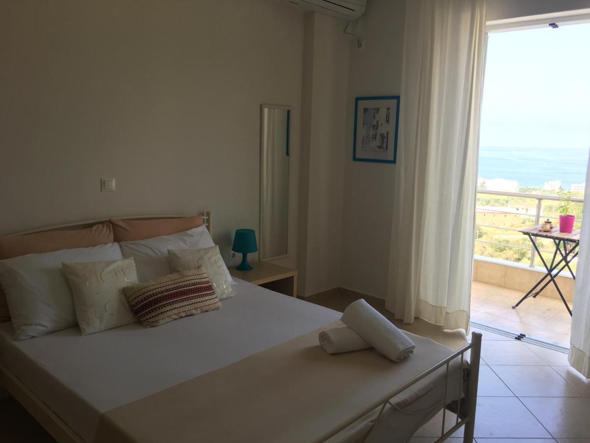 Marika's Apartments Himare Bagian luar foto